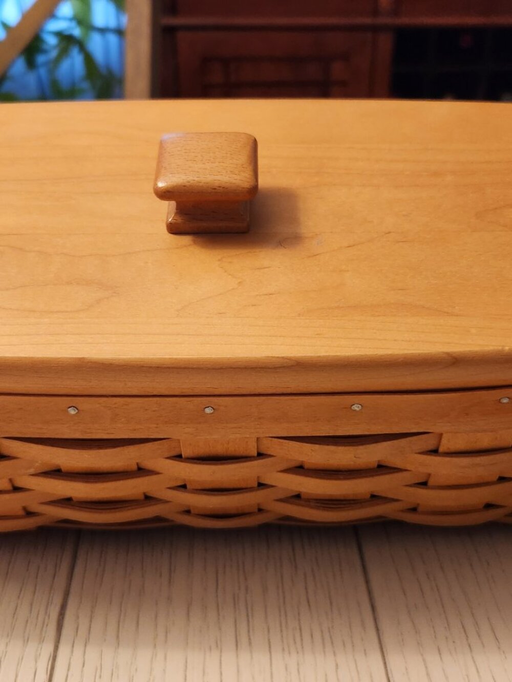 LONGABERGER VANITY BASKET WITH LID - Picture 9 of 12